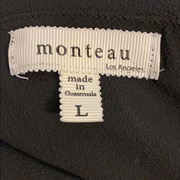 ❤️Black halter blouse with ruffle detail - Picture 3 of 6